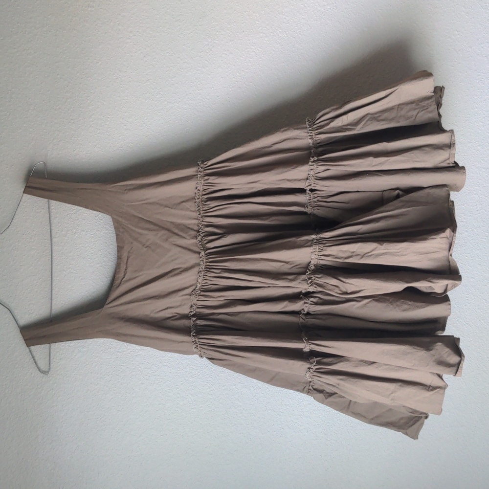 REALLY poofy dress